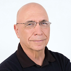 פרופ' צבי אקשטיין